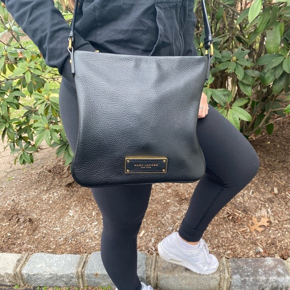 Marc Jacobs Handbags - Marc Jacobs Black Leather Crossbody
